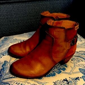 Pikolinos ankle boots perfect for fall!